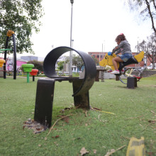 Falta de pintura, poda y juegos dañados reinan en los parques de Manizales
